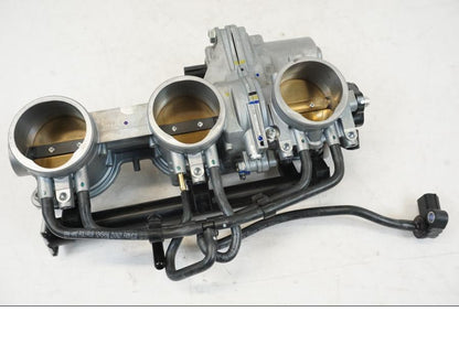 Extrabild1 på Spjällhus från en Triumph Speed Triple -2021 motorcykel.