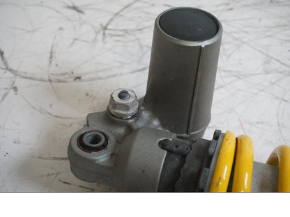 Vänster sida på Stötdämpare från en Yamaha YZF R6 -2000 motorcykel.