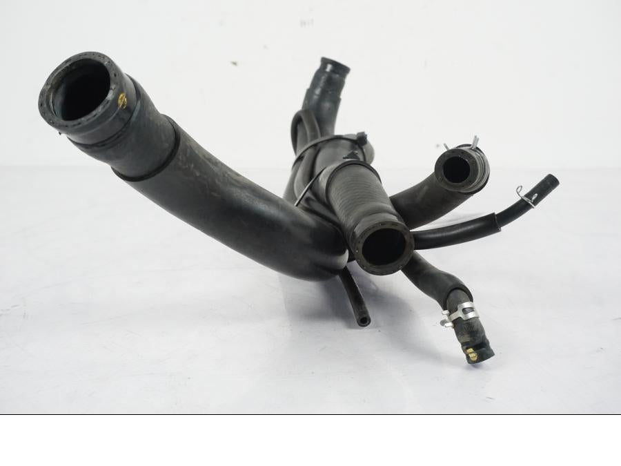 Baksidan på Vattenkyl Slang Set från en Yamaha YZF 1000 R1 -2007 motorcykel.