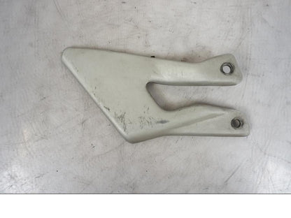 Framsidan på Fotpinnehälskydd från en KTM 990 Super Duke -2006 motorcykel.