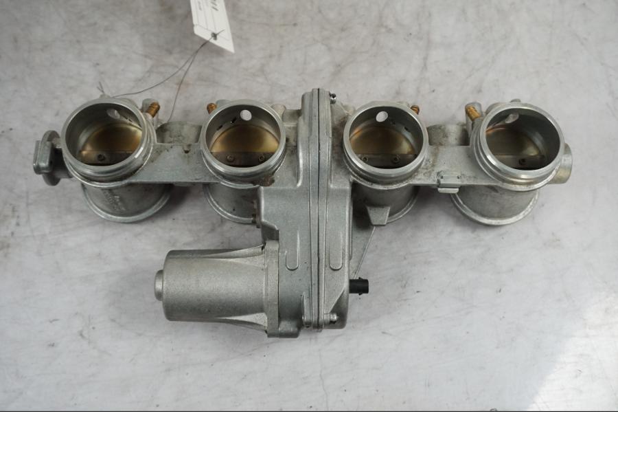 Framsidan på Spjällhusbrygga från en BMW S 1000 XR -2019 motorcykel.