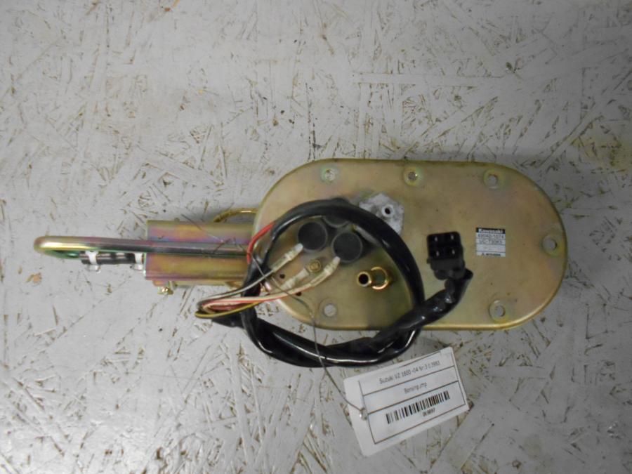 Framsidan på Bensinpump insprut från en Suzuki VZ 1600 -2004 motorcykel.