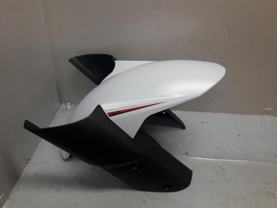 Baksidan på Framskärm från en Kawasaki Z 1000 -2013 motorcykel.