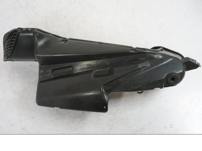 Snett uppifrån på Luftrör från en Suzuki GSX-R 750 -2007 motorcykel.