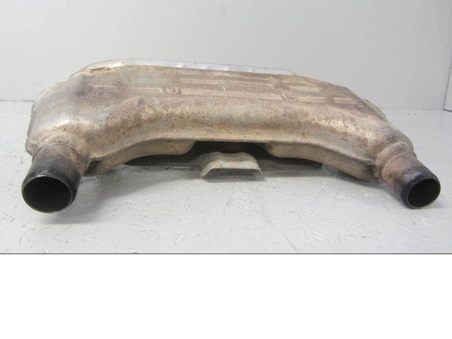 Baksidan på Mellanburk från en Triumph Thunderbird 1600 -2011 motorcykel.