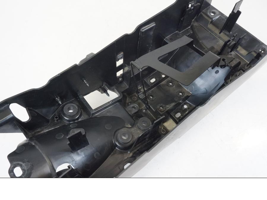 Extrabild1 på Batterihållare från en Yamaha MT-09 -2021 motorcykel.