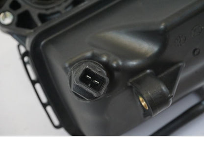 Extrabild1 på Insprutningsrör från en Triumph Trident -2021 motorcykel.