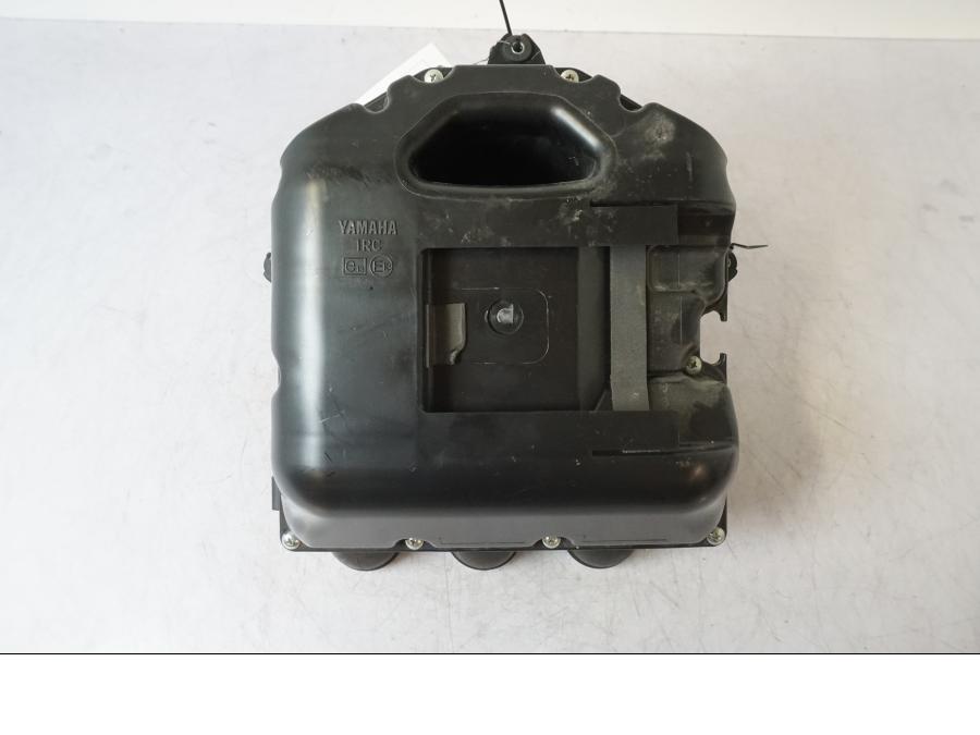 Framsidan på Luftburk från en Yamaha MT-09 -2016 motorcykel.