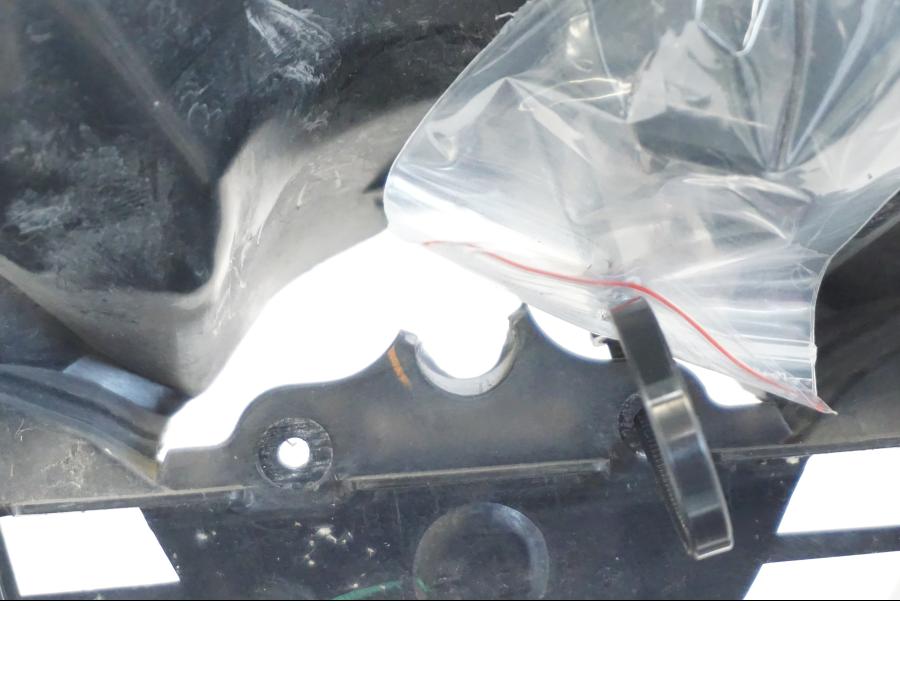 Extrabild1 på Toppkåpsinsida från en Yamaha YZF R6 -2006 motorcykel.