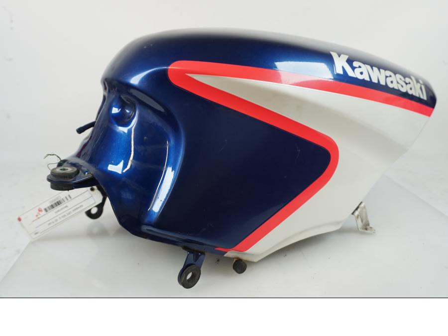 Höger sida på Bensintank från en Kawasaki GPZ 500 S -1992 motorcykel.