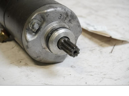 Baksidan på Startmotor från en Kawasaki GPX 600 -1994 motorcykel.