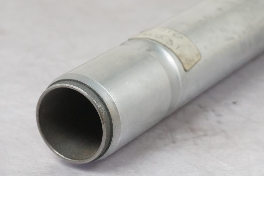 Höger sida på Gaffelben från en Universal Suzuki RE5 -1980 motorcykel.