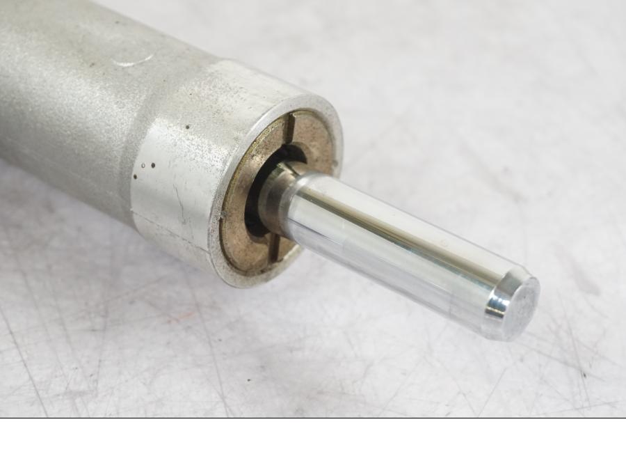 Höger sida på Styrdämpare från en Suzuki GSX 1300 RX -1999 motorcykel.