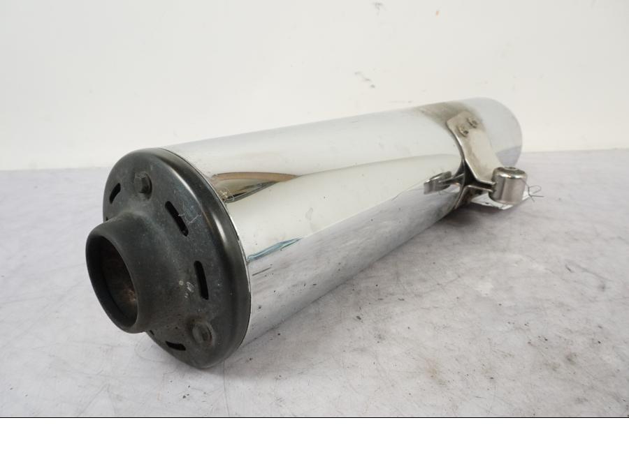 Baksidan på Ljuddämpare från en BMW R 850 R -2004 motorcykel.