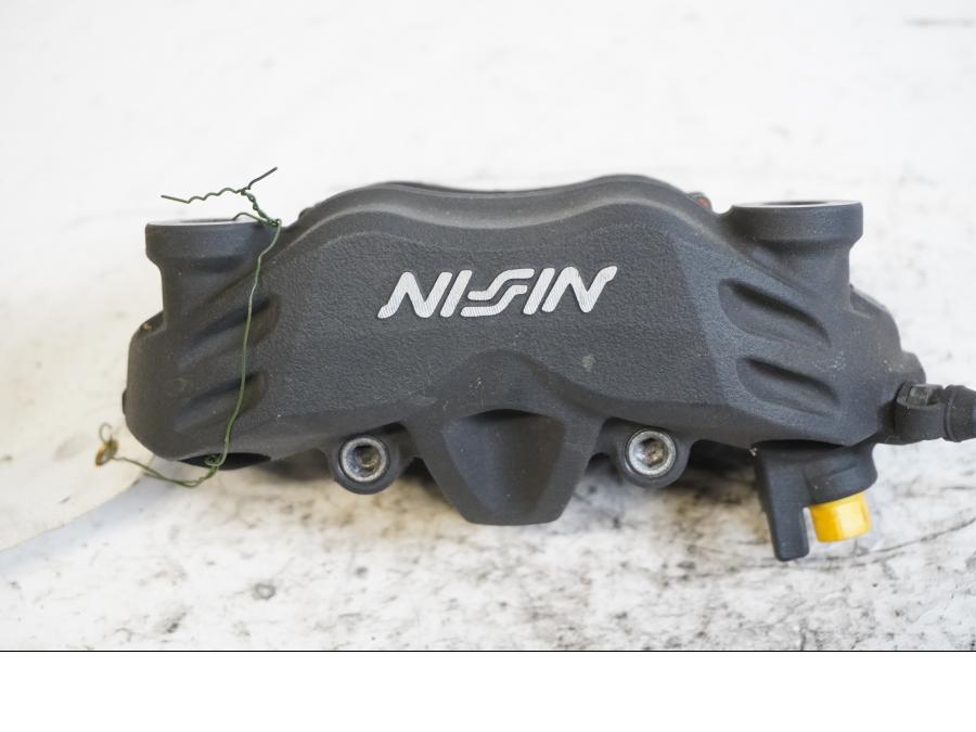 Framsidan på Bromsok från en Kawasaki GTR 1400 -2008 motorcykel.