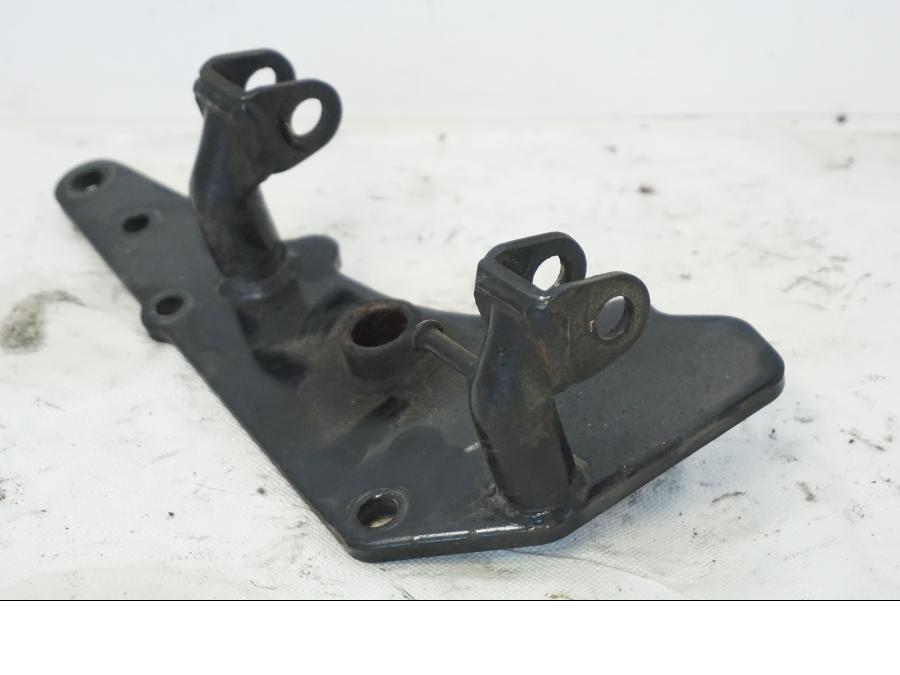 Snett uppifrån på Fotplattefäste från en Kawasaki VN 1500 -1996 motorcykel.