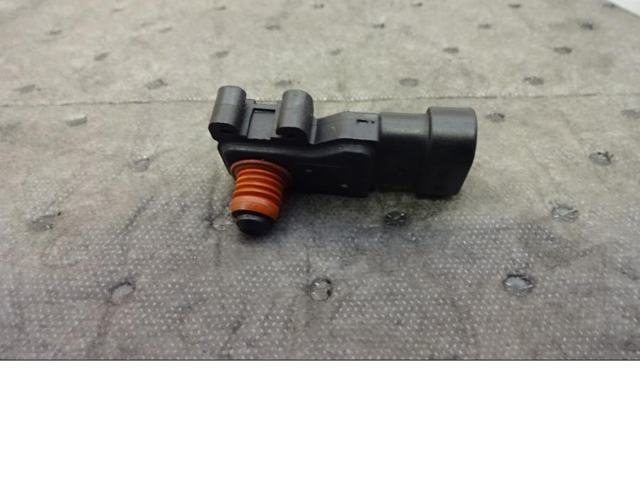 Baksidan på Mapsensor från en H-D Touring Road King Custom FLHRSI -2004 motorcykel.