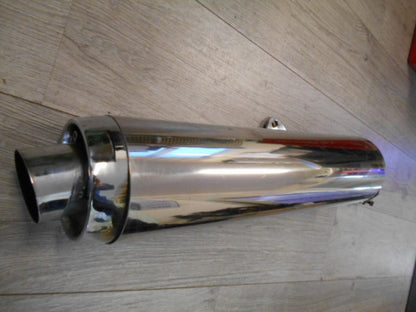 Baksidan på Ljuddämpare från en Yamaha TRX 850 -1996 motorcykel.