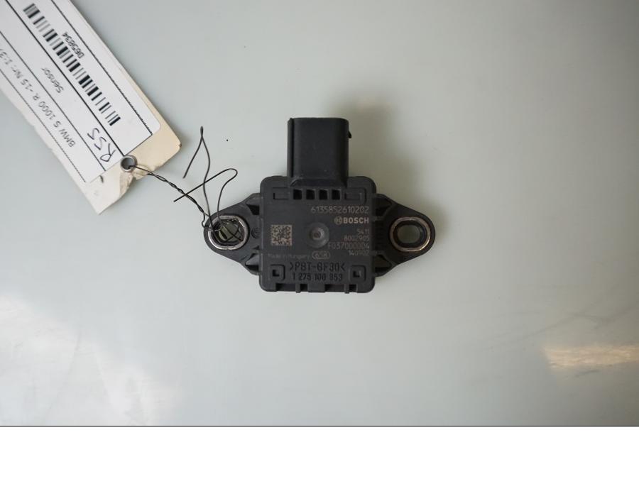 Framsidan på Speed sensor från en BMW S 1000 R -2015 motorcykel.