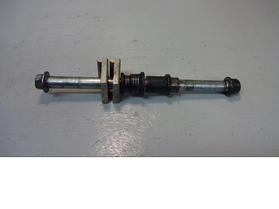 Framsidan på Axel från en Yamaha YZF-R 125 -2012 motorcykel.