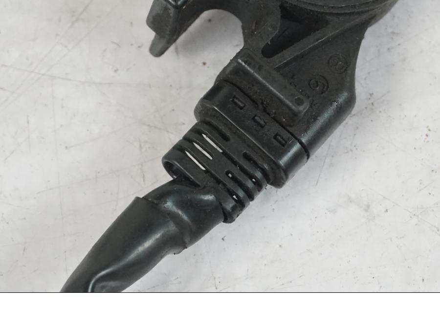 Vänster sida på Sidostödsbrytare från en Honda CBR 1100 XX -1999 motorcykel.