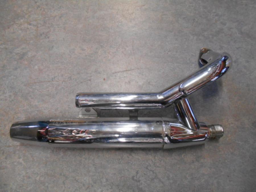 Framsidan på Ljuddämpare från en Yamaha XVS 650 -1997 motorcykel.