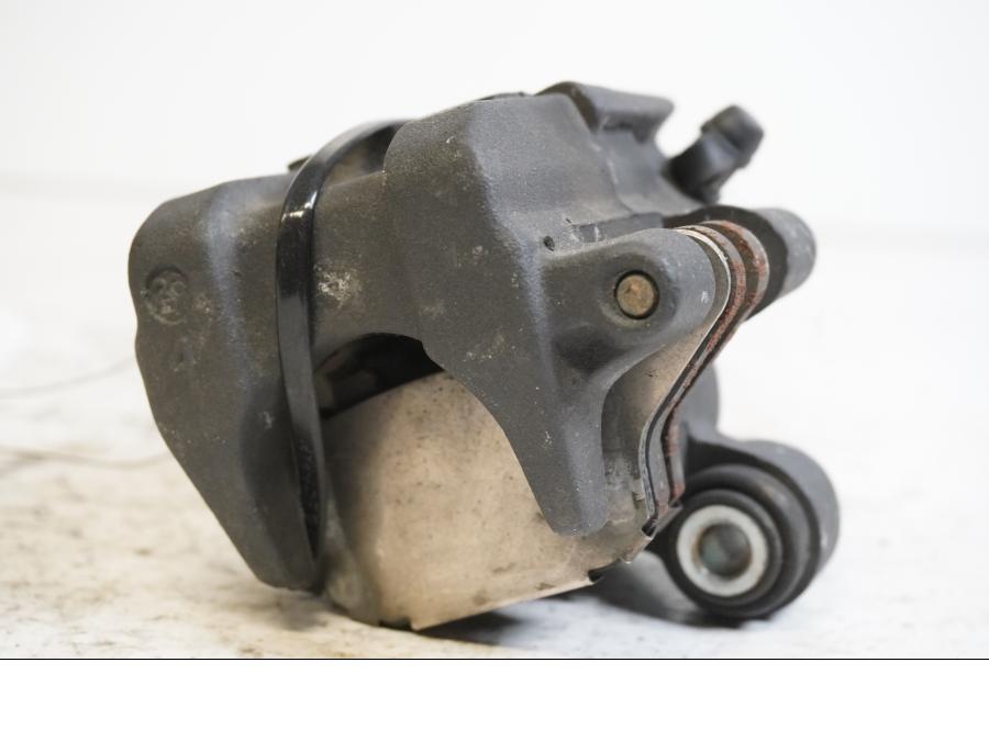 Baksidan på Bromsok från en Suzuki DL 1000 -2003 motorcykel.