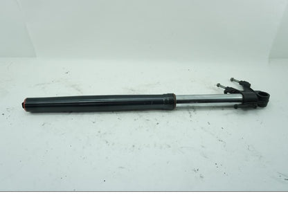 Baksidan på Gaffelben från en KTM 1190 Adventure -2014 motorcykel.