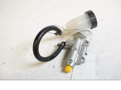 Framsidan på Bromshuvudcylinder från en BMW F 800 R -2011 motorcykel.