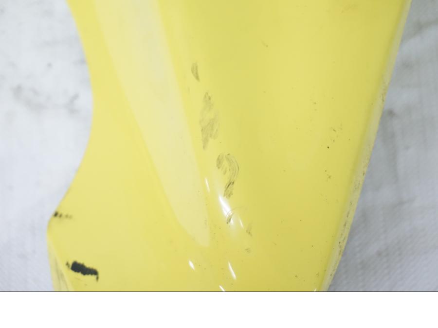 Snett nerifrån på Strålkastarkåpa från en Kawasaki ER-6N -2006 motorcykel.