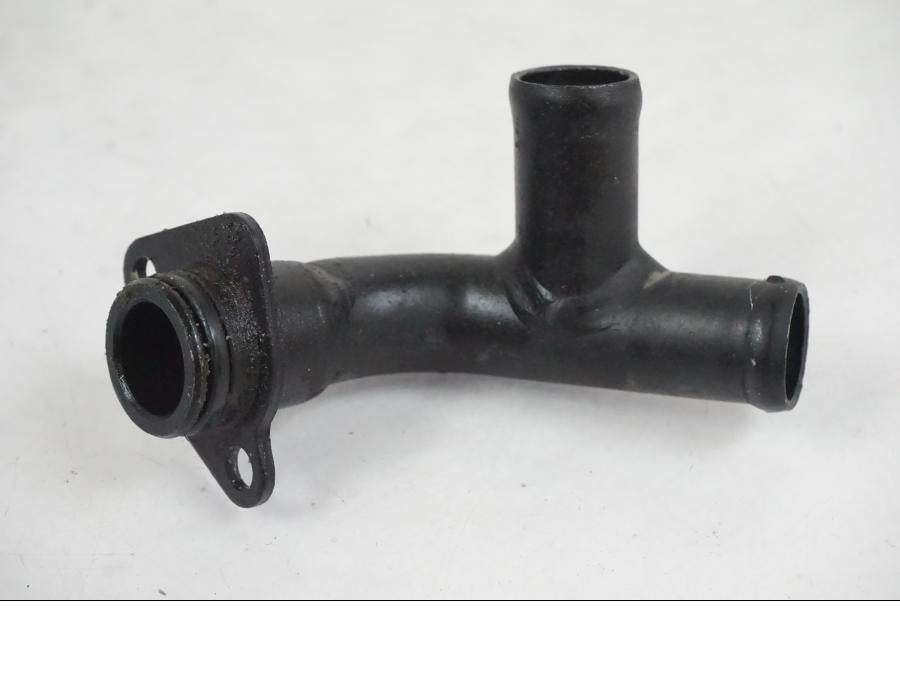 Framsidan på Vattenrör från en KTM 390 Adventure -2021 motorcykel.