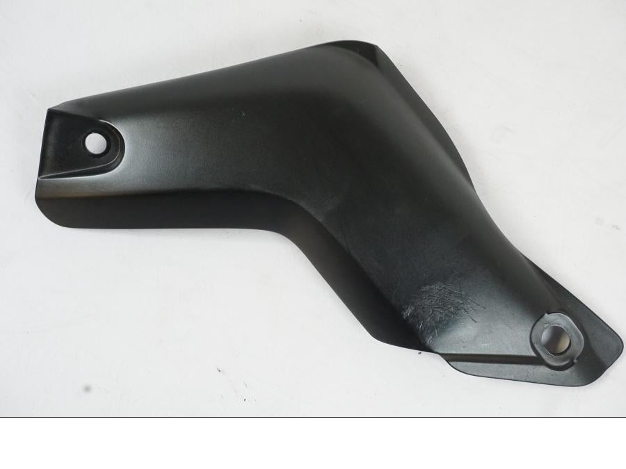 Framsidan på Värmeskydd från en Honda CBR 1000 RR -2007 motorcykel.