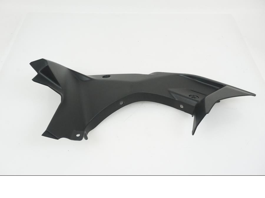 Höger sida på Toppkåpsinsida från en Yamaha YZF-R 125 -2021 motorcykel.