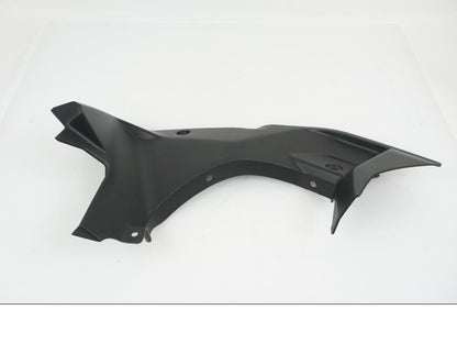 Höger sida på Toppkåpsinsida från en Yamaha YZF-R 125 -2021 motorcykel.