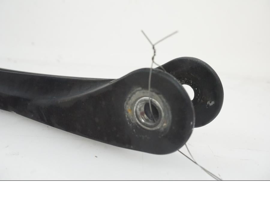 Höger sida på Parallellstag från en BMW R Ninet -2017 motorcykel.