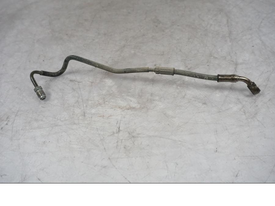 Framsidan på Bromsledning från en Triumph Tiger Explorer -2016 motorcykel.