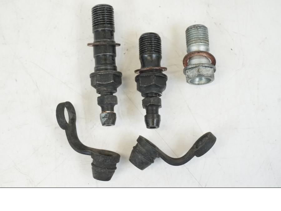 Extrabild2 på Skruv / Mutter etc från en Aprilia Tuono V4R -2011 motorcykel.