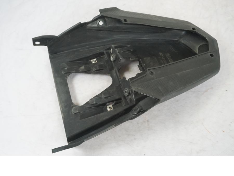 Framsidan på Bakvinge från en Yamaha MT 125 -2017 motorcykel.