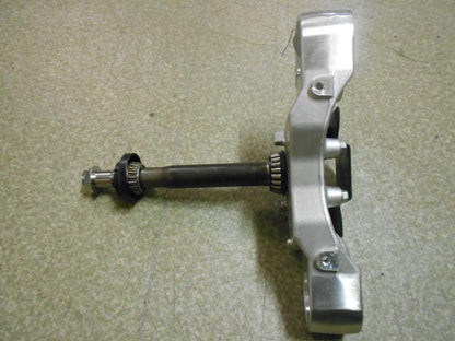 Snett uppifrån på Gaffelkrona från en Suzuki M 1800 -2007 motorcykel.