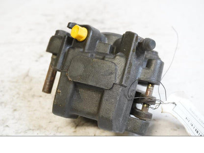 Baksidan på Bromsok från en Suzuki GSF 1200 -2006 motorcykel.