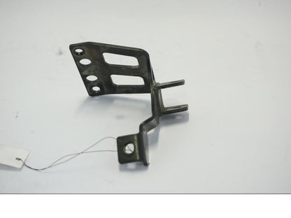 Baksidan på Fotpinnefäste från en BMW G 650 GS -2011 motorcykel.