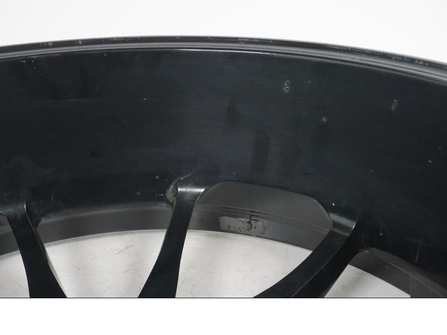 Extrabild5 på Fälg från en Ducati Hyperstrada -2013 motorcykel.