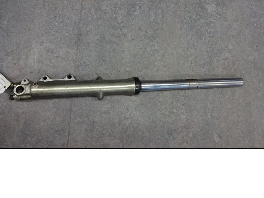 Framsidan på Gaffelben från en Suzuki GS 1000 -1983 motorcykel.