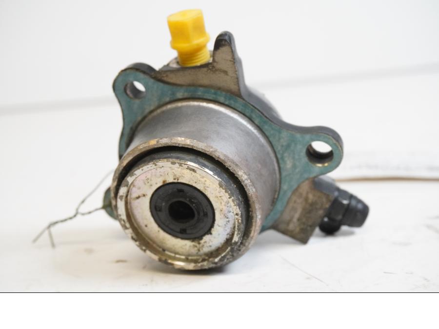 Baksidan på Kopplingslavcylinder från en Honda VTR 1000 F -1997 motorcykel.