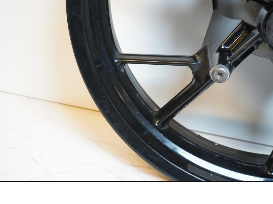 Extrabild1 på Fälg från en BMW F 700 GS -2014 motorcykel.