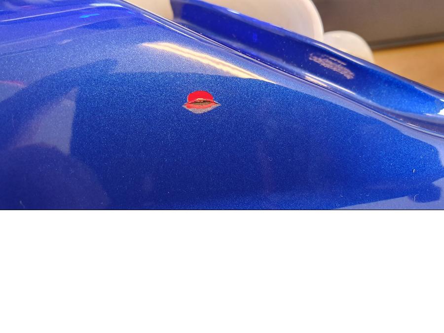 Framsidan på Bakvinge från en Kawasaki ER 5 -2004 motorcykel.