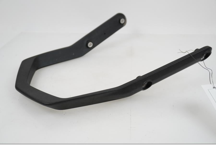 Baksidan på Passagerarhandtag från en KTM 790 Duke -2018 motorcykel.