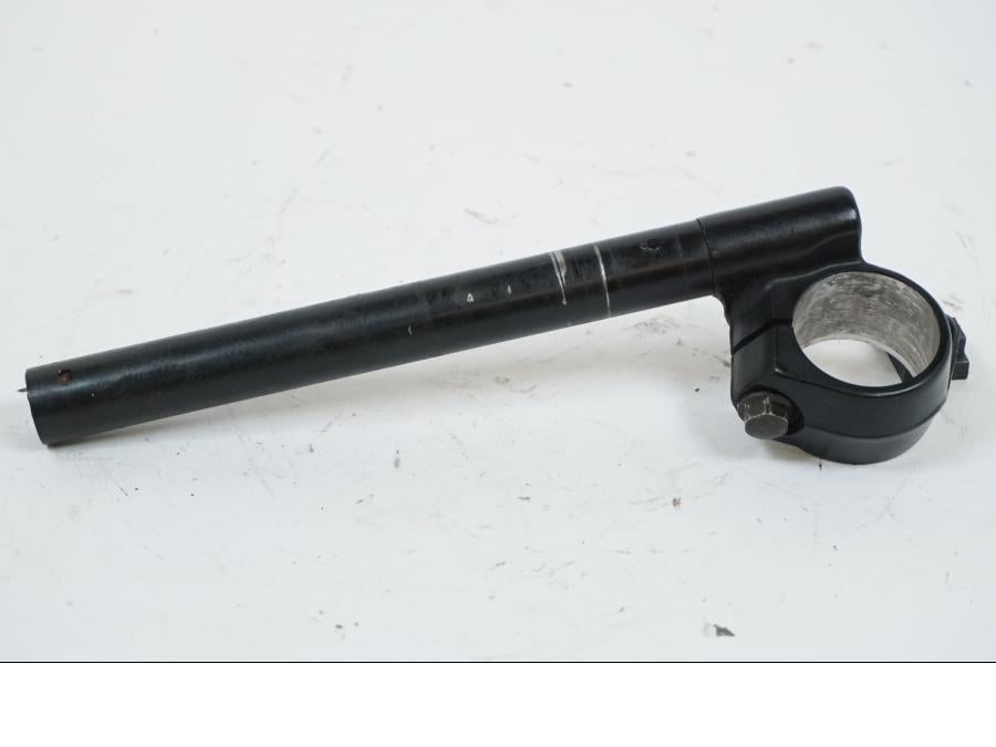 Framsidan på Styre från en Honda CBR 600 -1998 motorcykel.