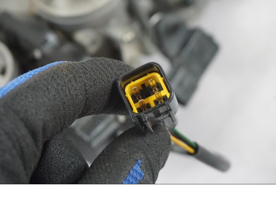 Extrabild2 på Spjällhus från en Kawasaki ZZ-R 1400 -2009 motorcykel.