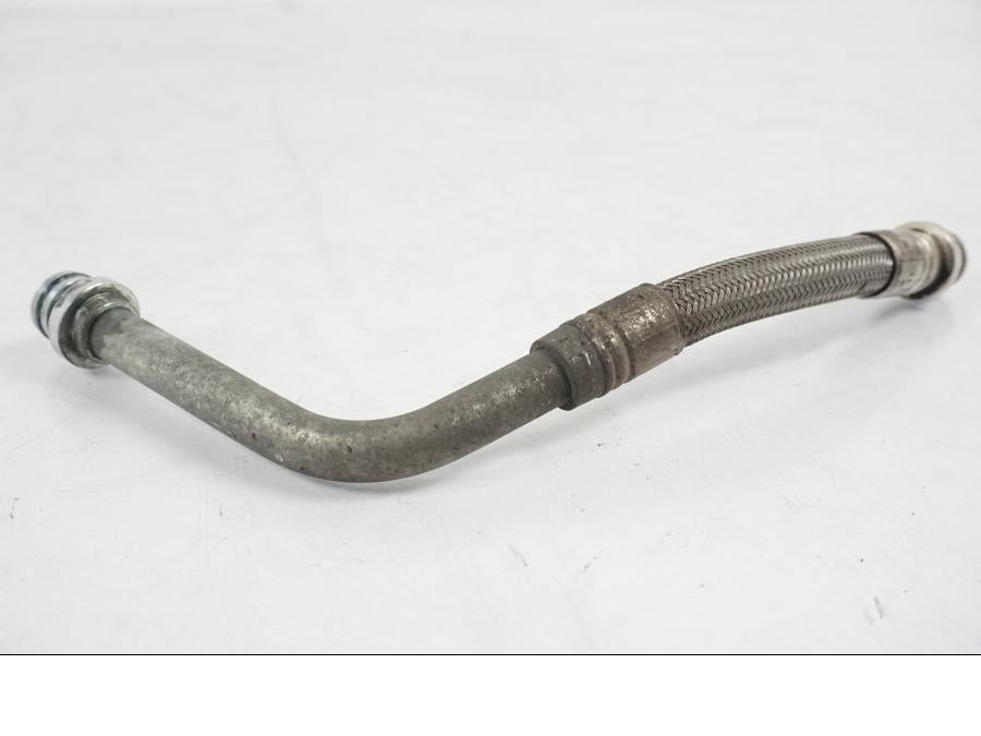 Snett uppifrån på Oljekylrör från en MV Agusta Dragster -2014 motorcykel.